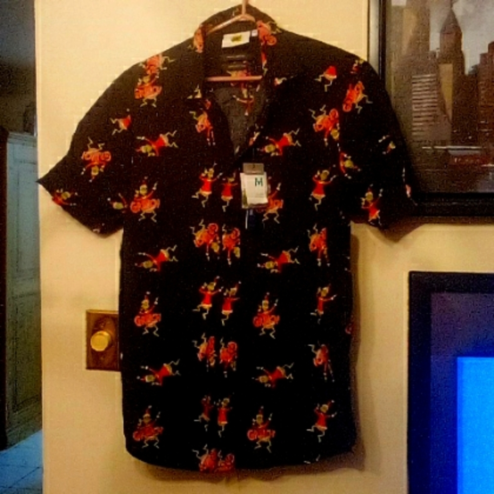 The Grinch Regular Fit 100,,% cotton mens button up shirt ,Never Worn Tags on